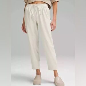 Lululemon Tapered leg 7/8 pant